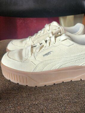Puma Platform Karmen II Sneakers Size 9